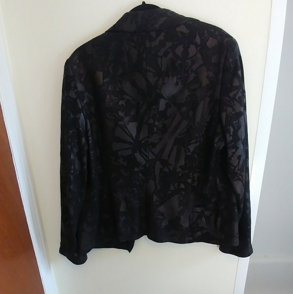 Escada Black Leather Texture Blazer Jacket - Picture 13 of 15
